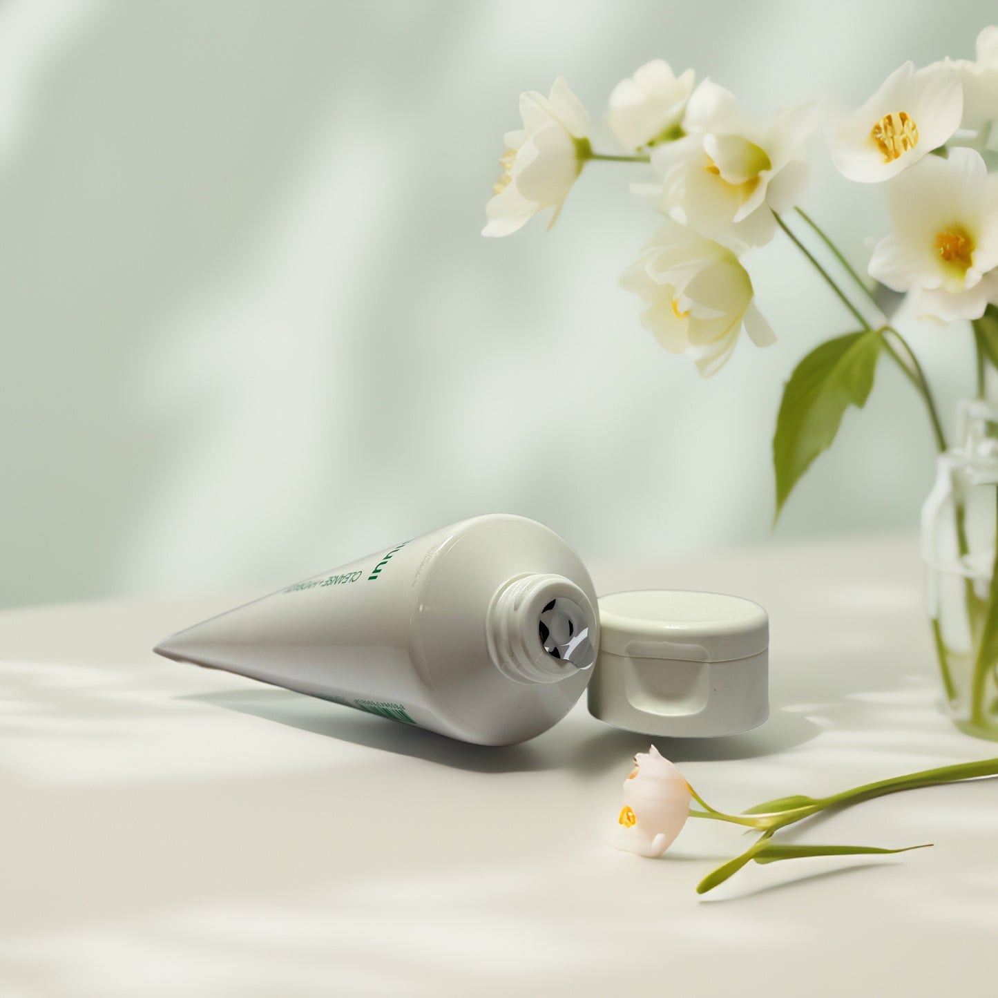 Hydrate & Nourish | Green Tea Amino Cleansing Foam by Innisfree - 5.3 fl oz