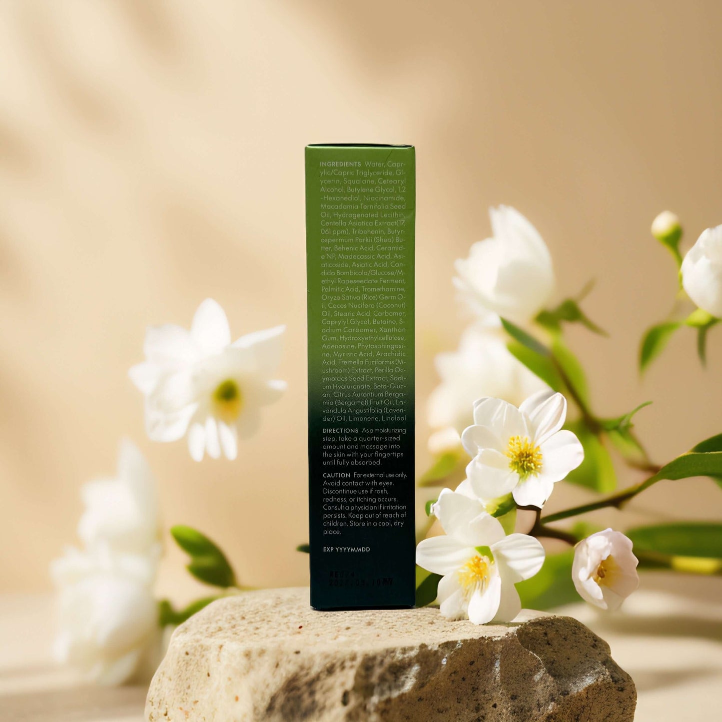 Purito Wonder Relief Centella Cream packaging with floral background, highlighting ingredients and usage directions.